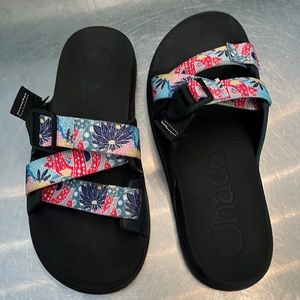 Women’s sz 8 Chaco custom Chillos slides